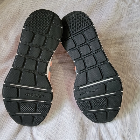 Adidas - Picture 4 of 4